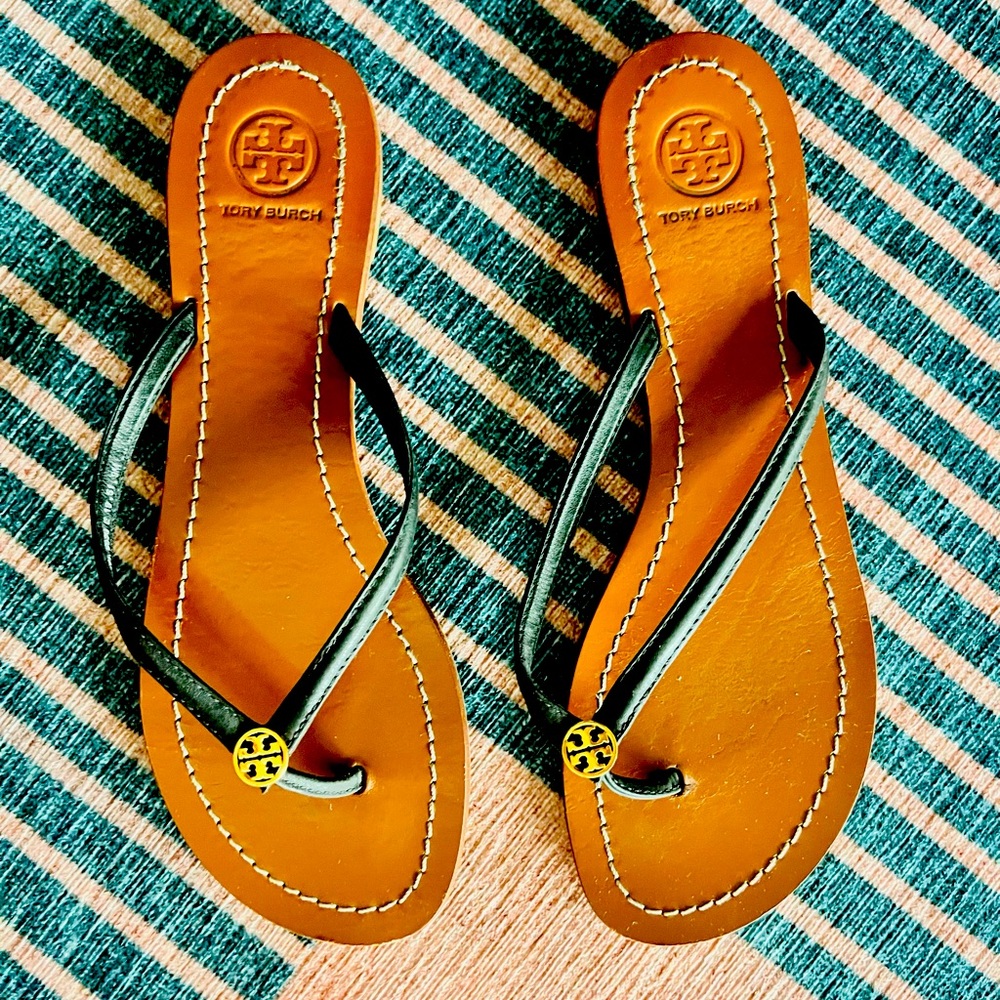 Tory Burch Classic Flip - Size 8.5